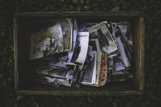 Old-Box-with-Vintage-Photos